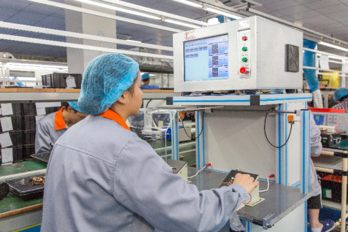 Shenzhen Xindonghui Technology Co., Ltd ligne de production en usine